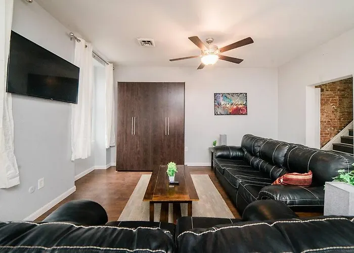 Apartment Off-street Parking - Washer & Dryer - Groupstay *